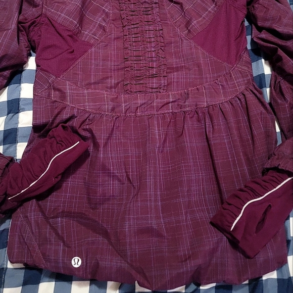 Lululemon run hustle jacket size 6 in plum - Picture 4 of 5